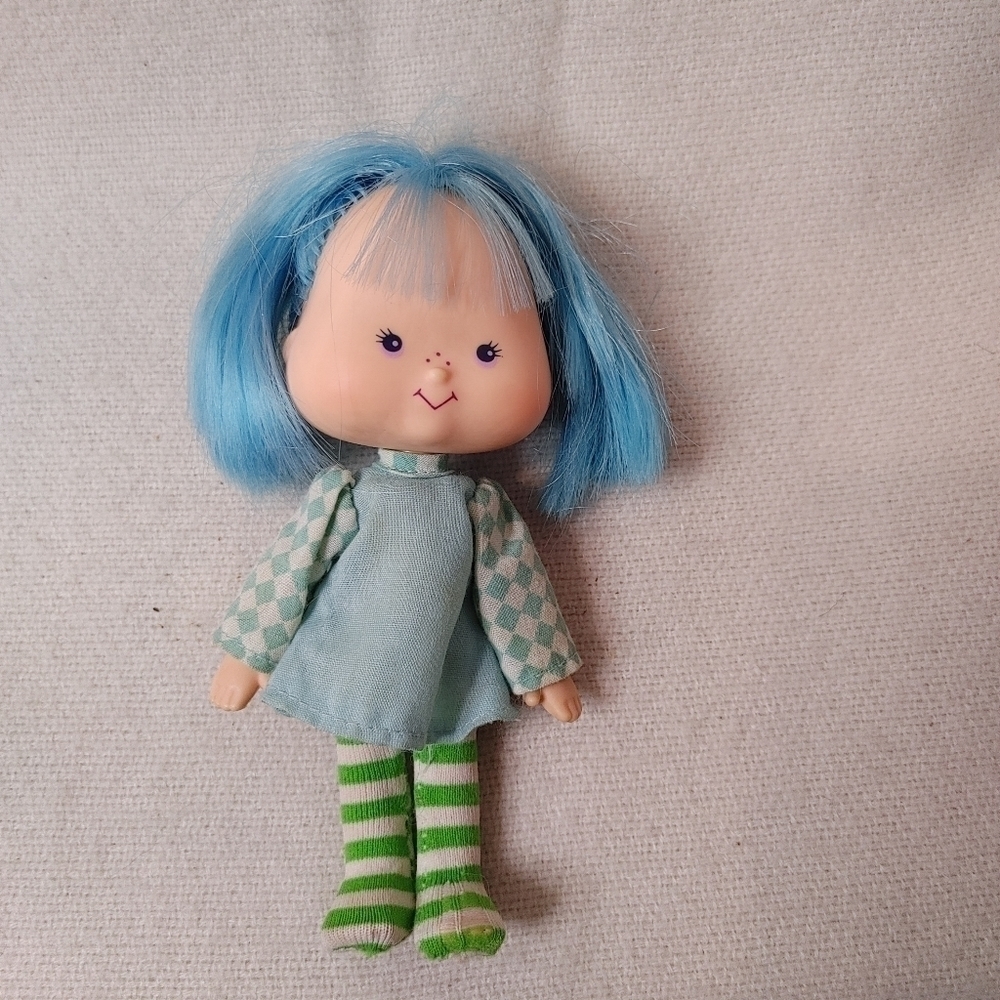 𝅺original Strawberry Shortcake Set with Vintage Tin and Giant Strawberry! - Picture 7 of 16